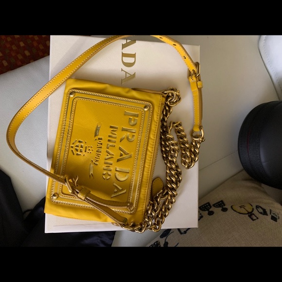 Prada crossbody authentic - Picture 1 of 15
